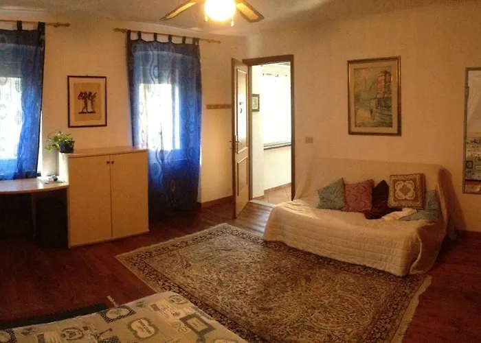 Bed & Breakfast Dream 22